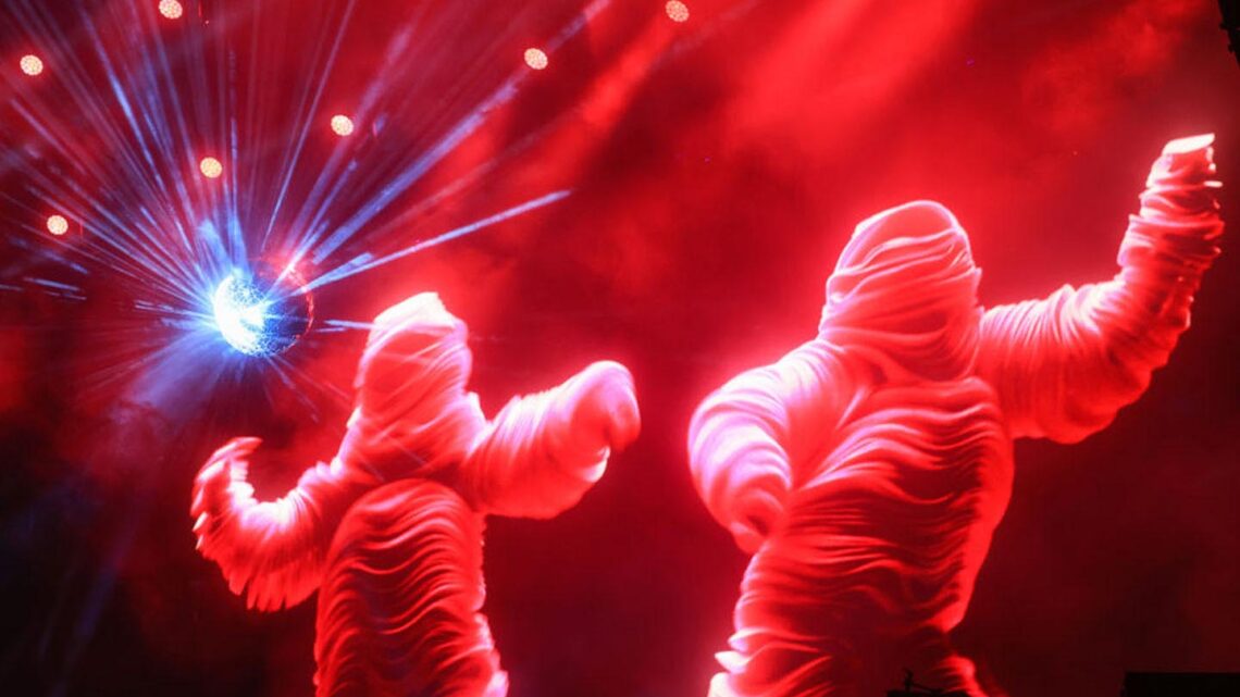 Les Chemical Brothers joueront le DJ Set Arcadia au festival de Glastonbury