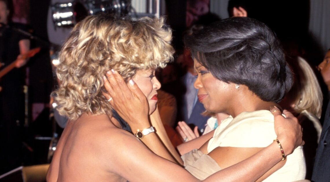 Oprah Winfrey, une « groupie » autoproclamée de Tina Turner, rend un hommage sincère au défunt chanteur