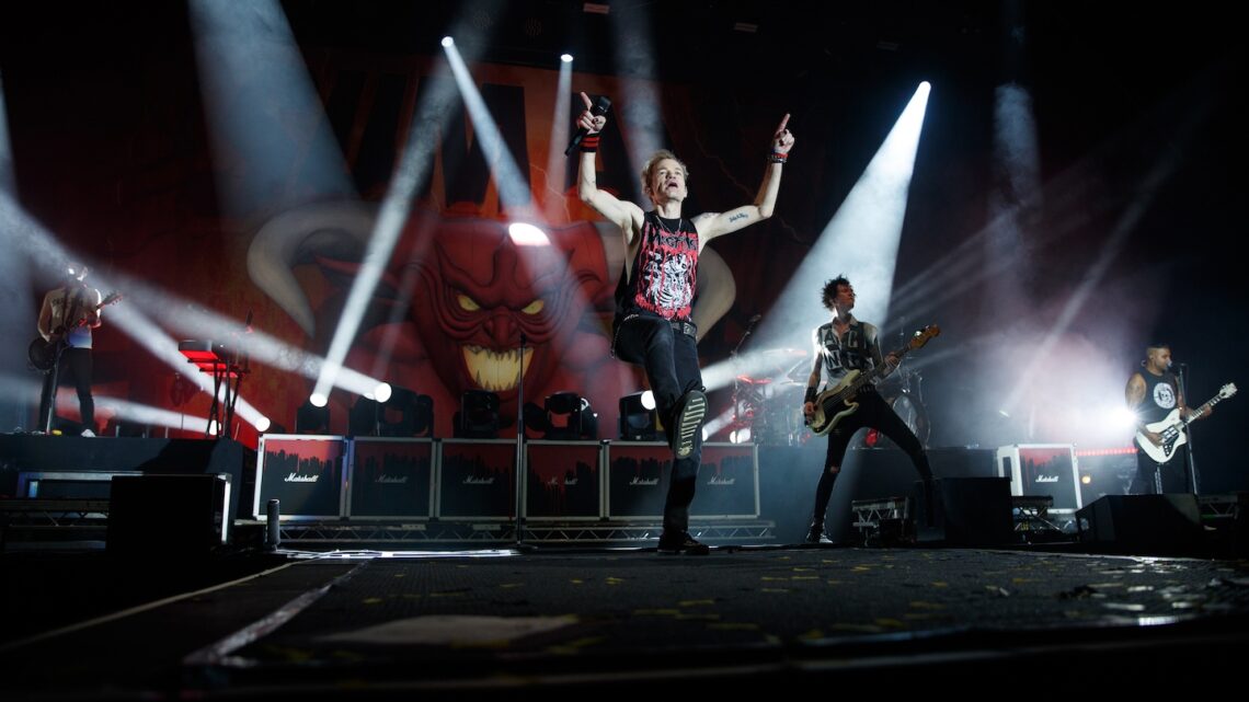 Sum 41 va se séparer après une tournée mondiale et son dernier album