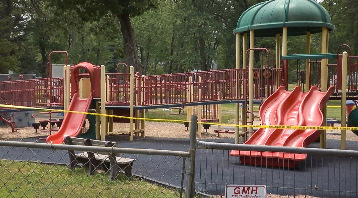 Des enfants souffrent de « blessures semblables à des brûlures » à cause de l’acide versé sur des toboggans dans une aire de jeux du Massachusetts