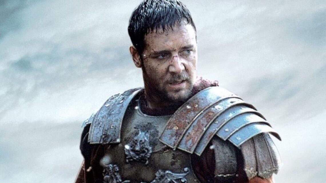 Russell Crowe a accepté de jouer dans Gladiator après avoir saoulé Joaquin Phoenix