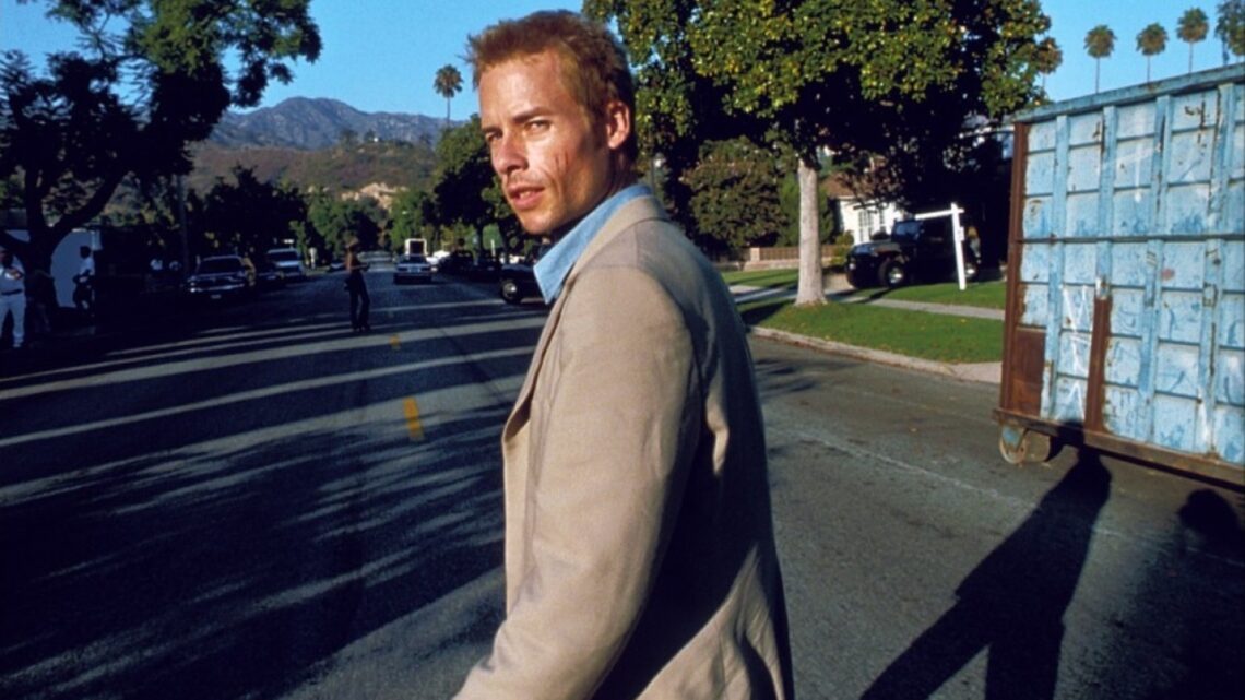 Christopher Nolan vous ramène sur terre en une seconde avec « Memento ».